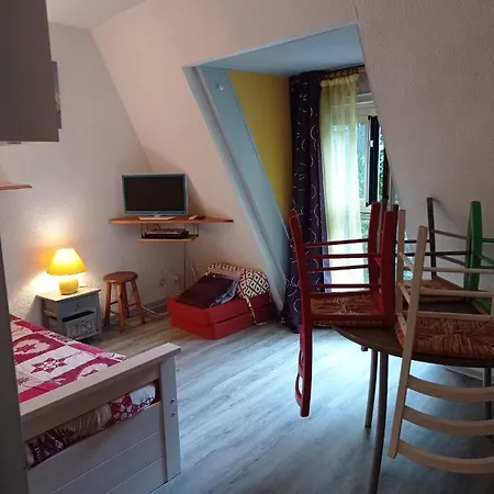 - Centre *